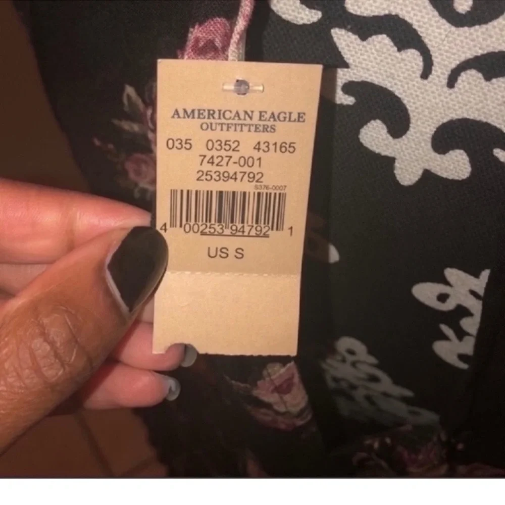 American eagle sleeveless keyhole top - Picture 3 of 7